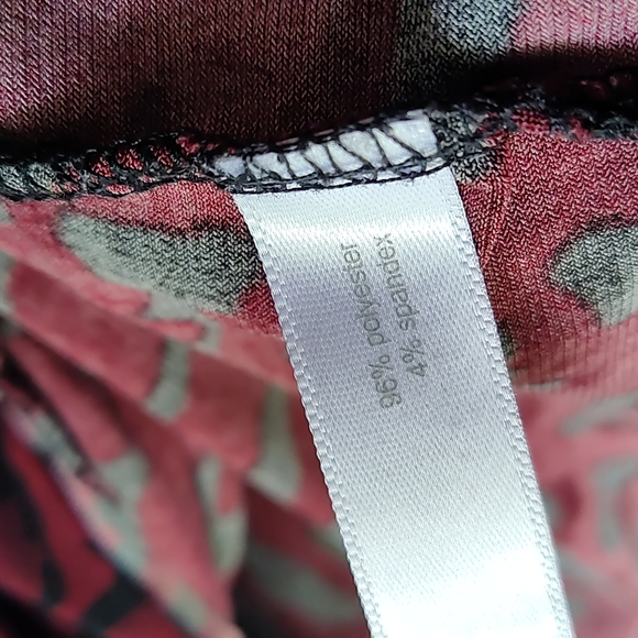 Red Black Fashion Bug 2X Top Metal Accents Leopard Cheetah Print - Picture 12 of 15